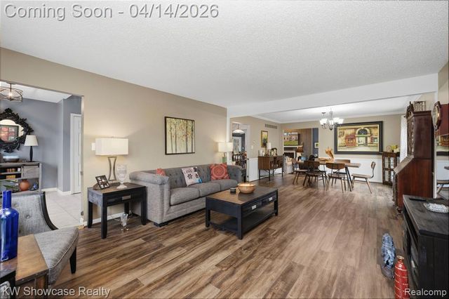 6144 Venice Drive, Commerce Twp, MI 48382