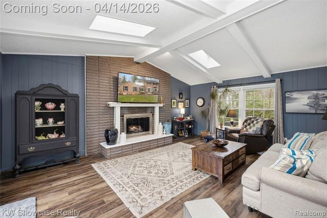 6144 Venice Drive, Commerce Twp, MI 48382