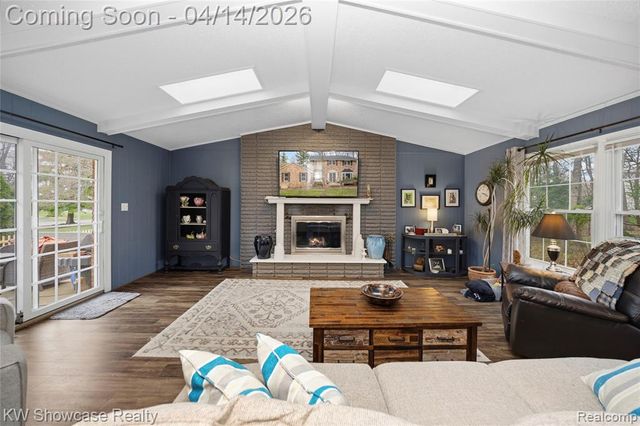 6144 Venice Drive, Commerce Twp, MI 48382