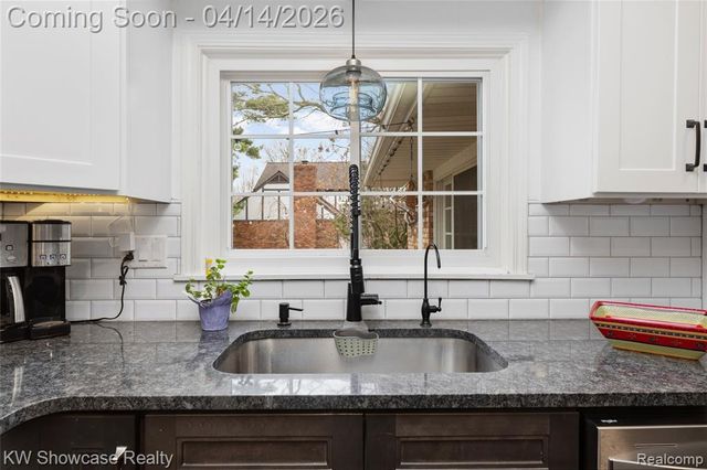 6144 Venice Drive, Commerce Twp, MI 48382