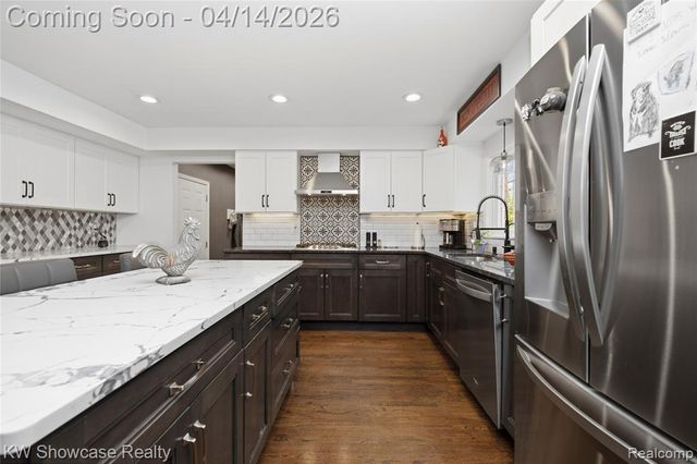 6144 Venice Drive, Commerce Twp, MI 48382