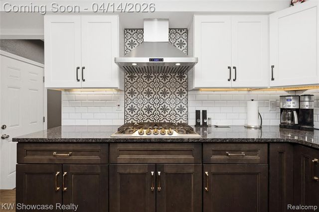 6144 Venice Drive, Commerce Twp, MI 48382