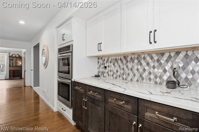 6144 Venice Drive, Commerce Twp, MI 48382