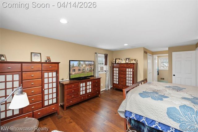 6144 Venice Drive, Commerce Twp, MI 48382