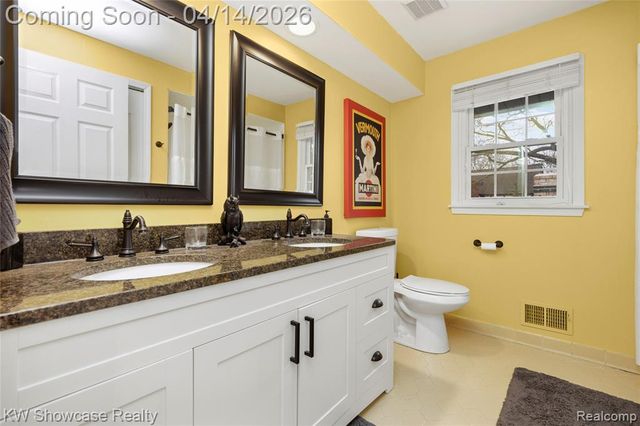 6144 Venice Drive, Commerce Twp, MI 48382