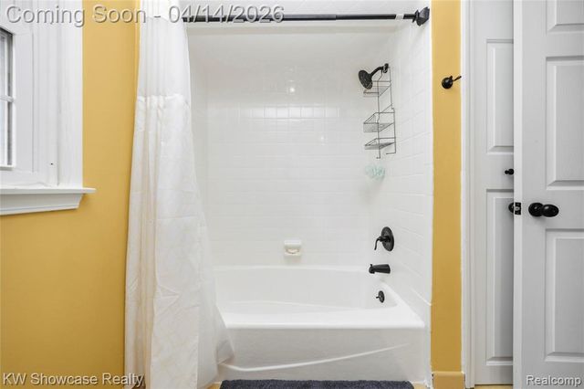 6144 Venice Drive, Commerce Twp, MI 48382