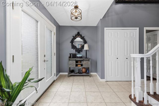 6144 Venice Drive, Commerce Twp, MI 48382