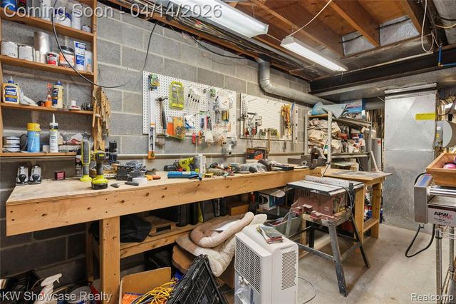 6144 Venice Drive, Commerce Twp, MI 48382