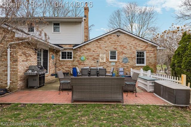 6144 Venice Drive, Commerce Twp, MI 48382