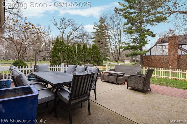 6144 Venice Drive, Commerce Twp, MI 48382