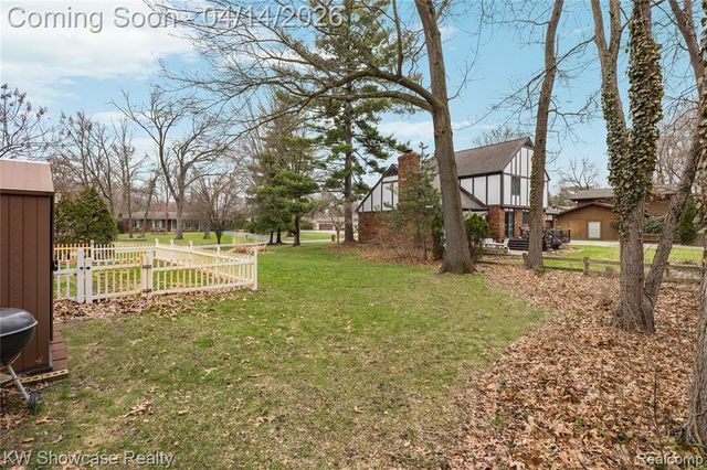 6144 Venice Drive, Commerce Twp, MI 48382