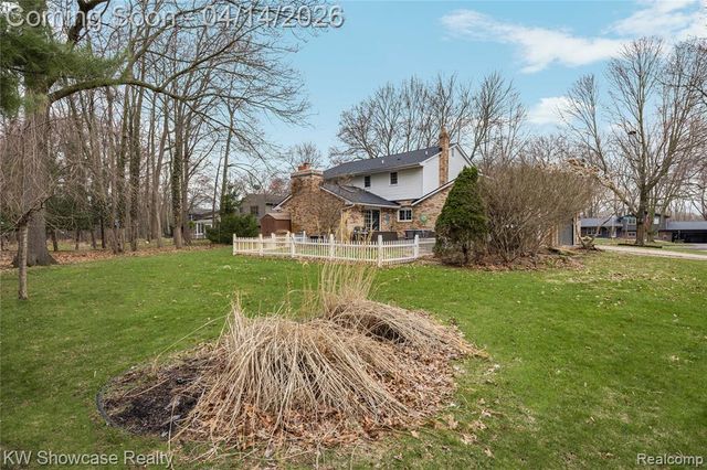 6144 Venice Drive, Commerce Twp, MI 48382