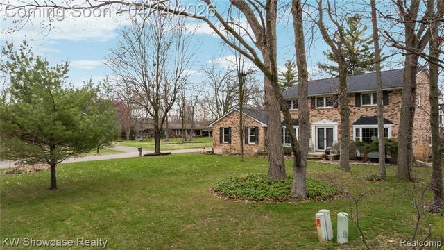 6144 Venice Drive, Commerce Twp, MI 48382