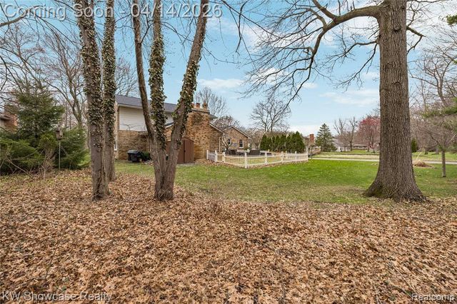 6144 Venice Drive, Commerce Twp, MI 48382