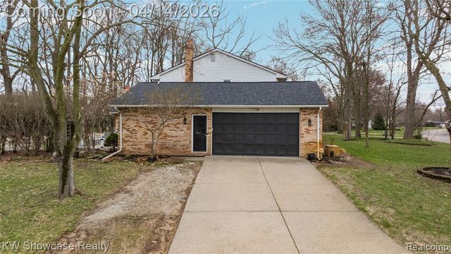 6144 Venice Drive, Commerce Twp, MI 48382