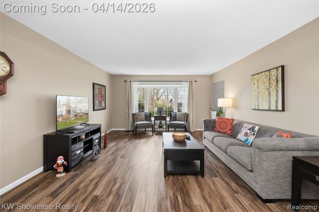 6144 Venice Drive, Commerce Twp, MI 48382