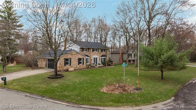 6144 Venice Drive, Commerce Twp, MI 48382