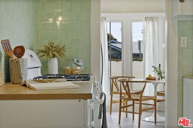 2043 W 41st Drive, Los Angeles, CA 90062