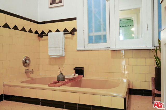 2043 W 41st Drive, Los Angeles, CA 90062