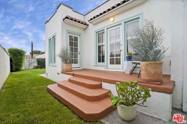 2043 W 41st Drive, Los Angeles, CA 90062