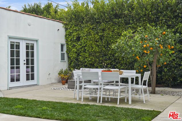 2043 W 41st Drive, Los Angeles, CA 90062