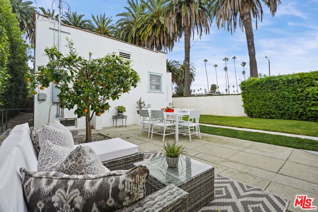 2043 W 41st Drive, Los Angeles, CA 90062