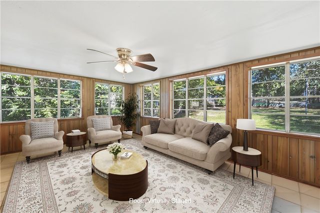 1703 South Day Street, Brenham, TX 77833