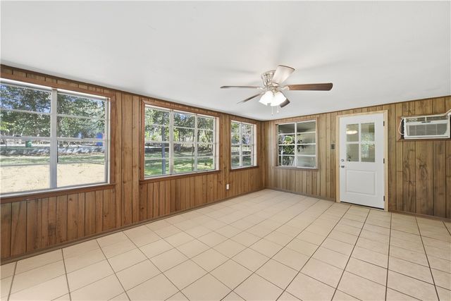 1703 South Day Street, Brenham, TX 77833