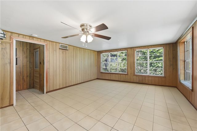 1703 South Day Street, Brenham, TX 77833