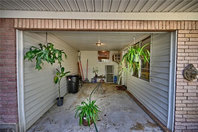 1703 South Day Street, Brenham, TX 77833