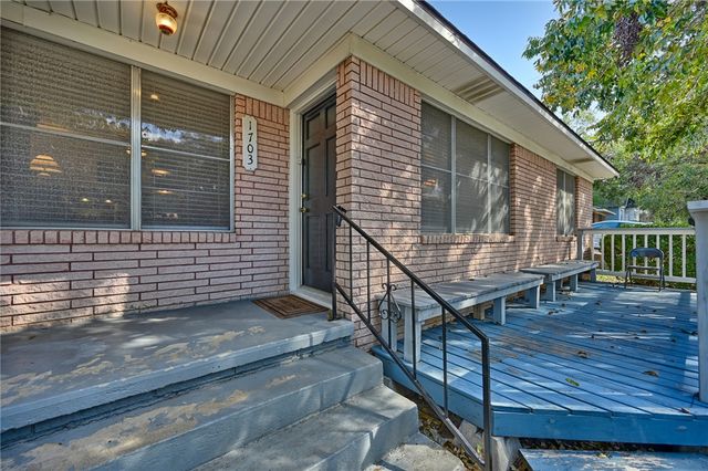 1703 South Day Street, Brenham, TX 77833