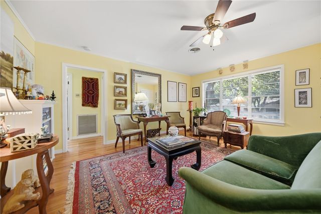 1703 South Day Street, Brenham, TX 77833