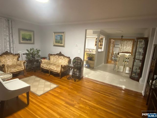 520 4th Street 1st Fl, Palisades Park, NJ 07650
