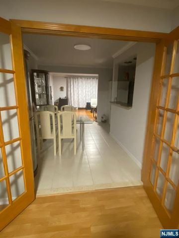 520 4th Street 1st Fl, Palisades Park, NJ 07650