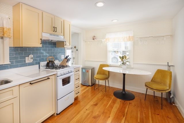 8 Jackson 0, Newbury, MA 01951