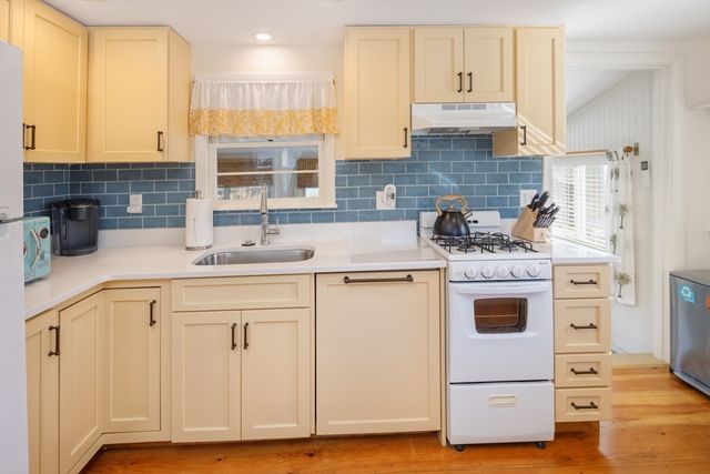 8 Jackson 0, Newbury, MA 01951