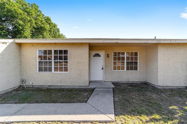 325 OAK TRACK COURSE, Ocala, FL 34472