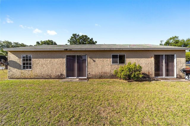 325 OAK TRACK COURSE, Ocala, FL 34472