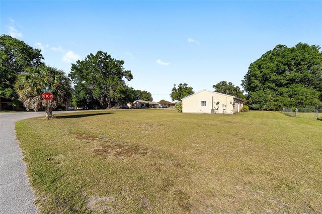 325 OAK TRACK COURSE, Ocala, FL 34472