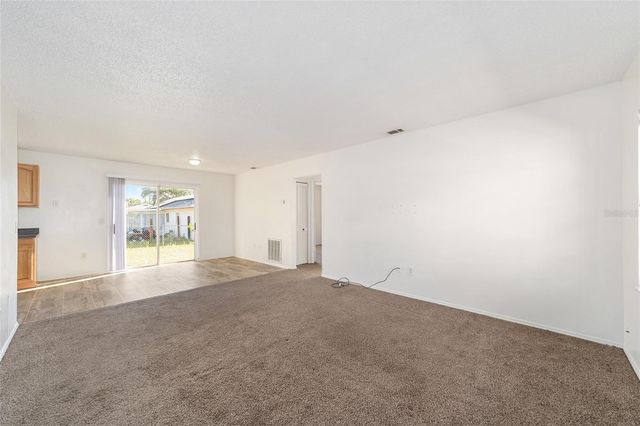 325 OAK TRACK COURSE, Ocala, FL 34472