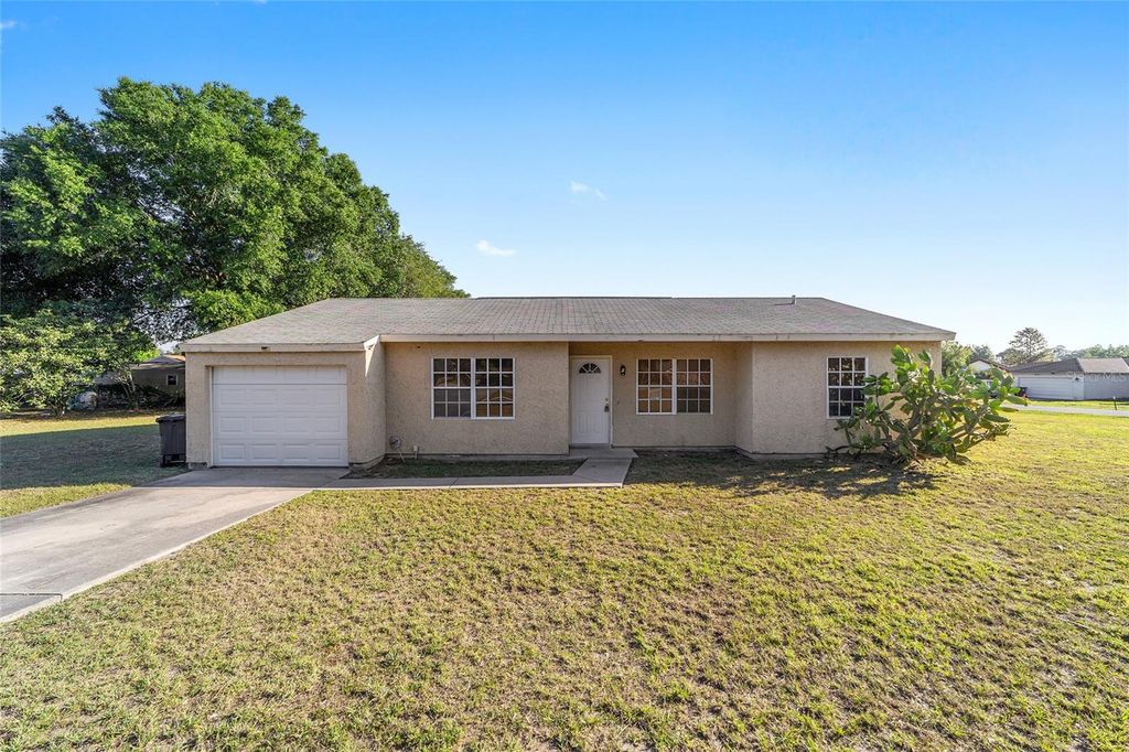 325 OAK TRACK COURSE, Ocala, FL 34472