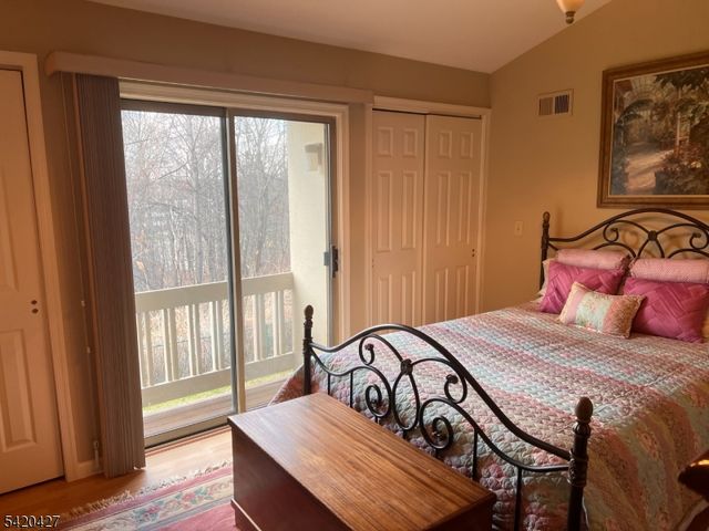 6 Buchanon Ct, West Orange Twp., NJ 07052