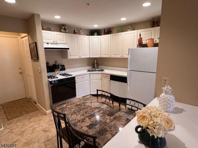 6 Buchanon Ct, West Orange Twp., NJ 07052