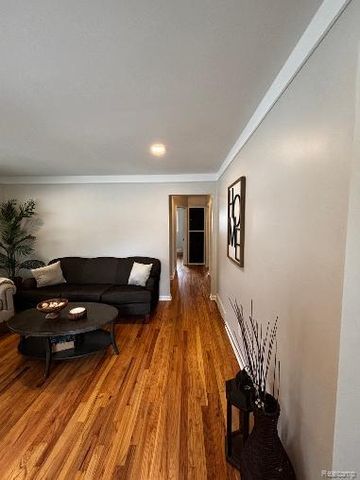 29824 Hathaway Street, Livonia, MI 48150
