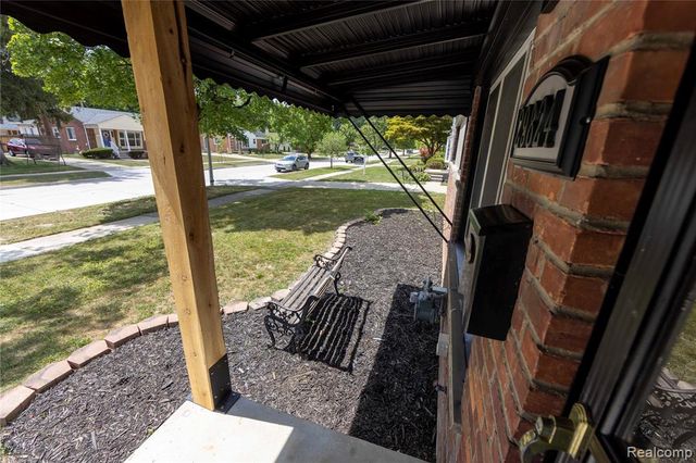 29824 Hathaway Street, Livonia, MI 48150