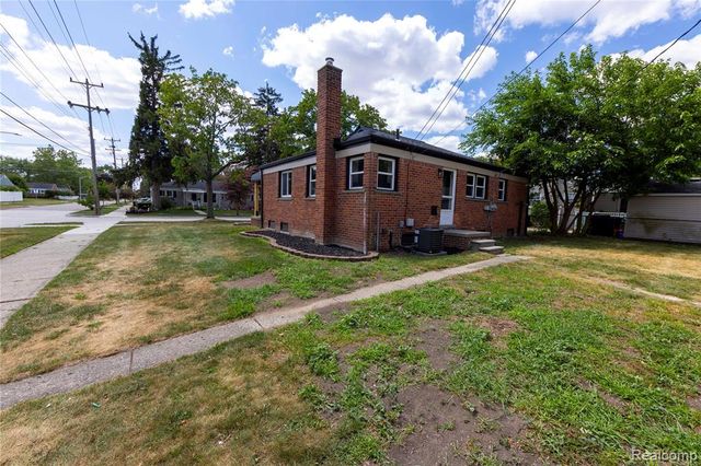 29824 Hathaway Street, Livonia, MI 48150