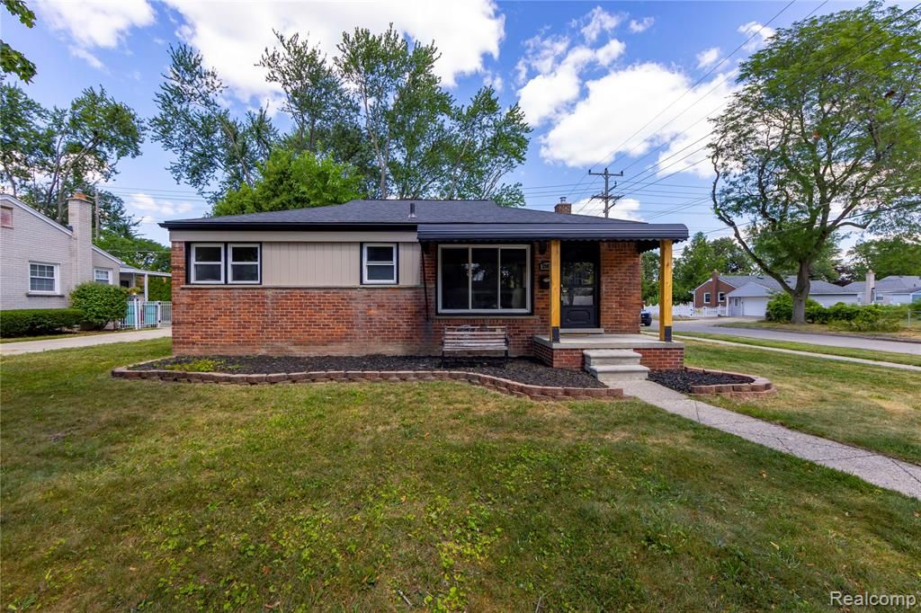 29824 Hathaway Street, Livonia, MI 48150