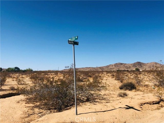 2 Napa Way, Landers, CA 92285