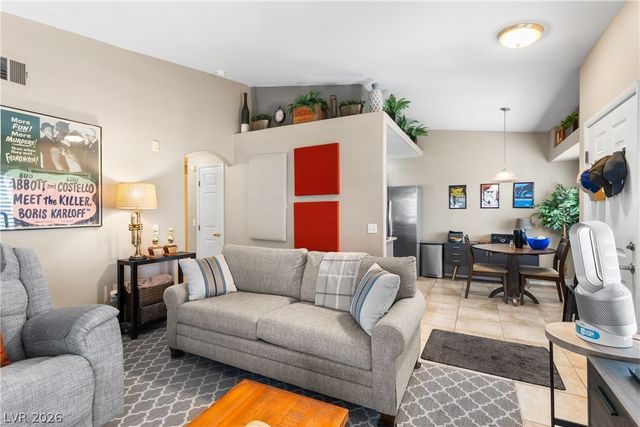 352 Amber Pine Street 207, Las Vegas, NV 89144