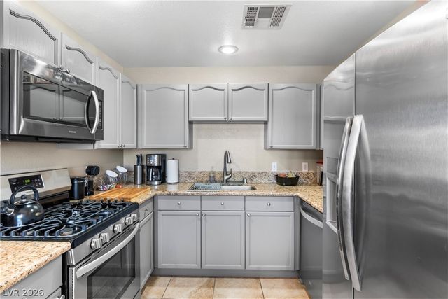 352 Amber Pine Street 207, Las Vegas, NV 89144